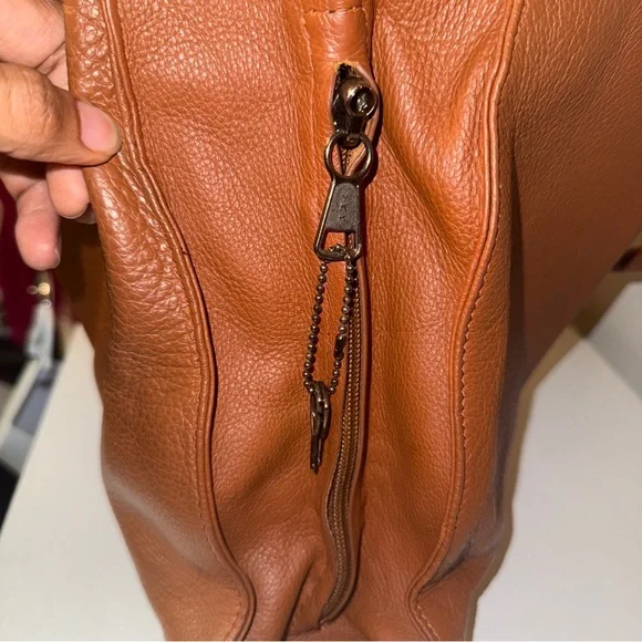 Browning Lockable Concealed-Carry Leather Purse - Picture 12 of 16